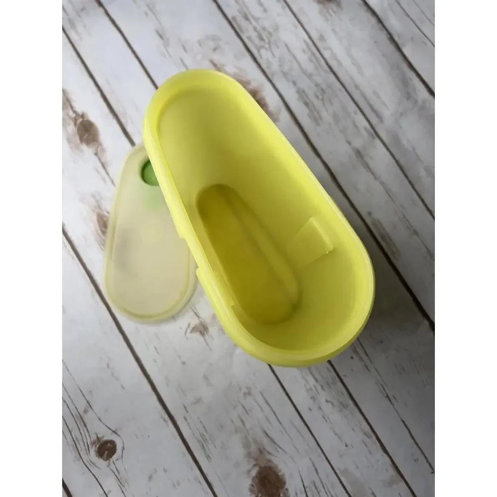 Tupperware VTG‎ 2qt Yellow Juice Pitcher with Green Lid